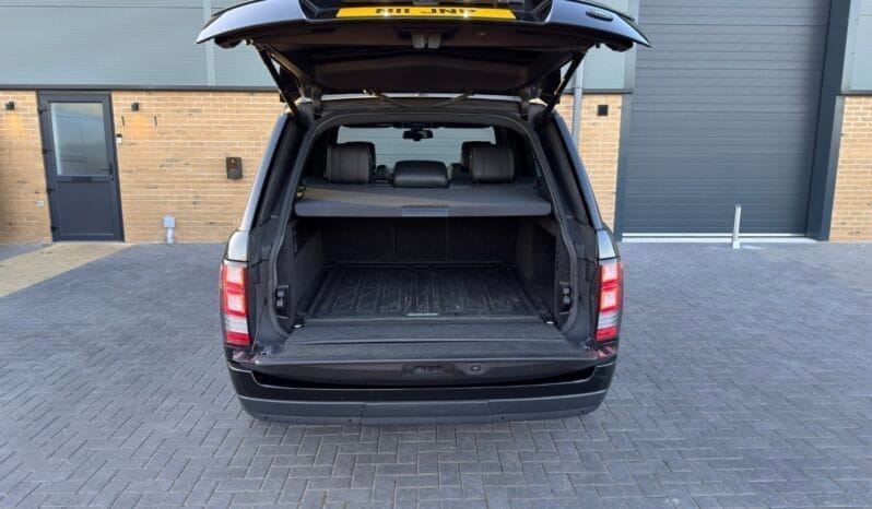 
LAND ROVER RANGE ROVER 4.4 SDV8 Vogue SE full									