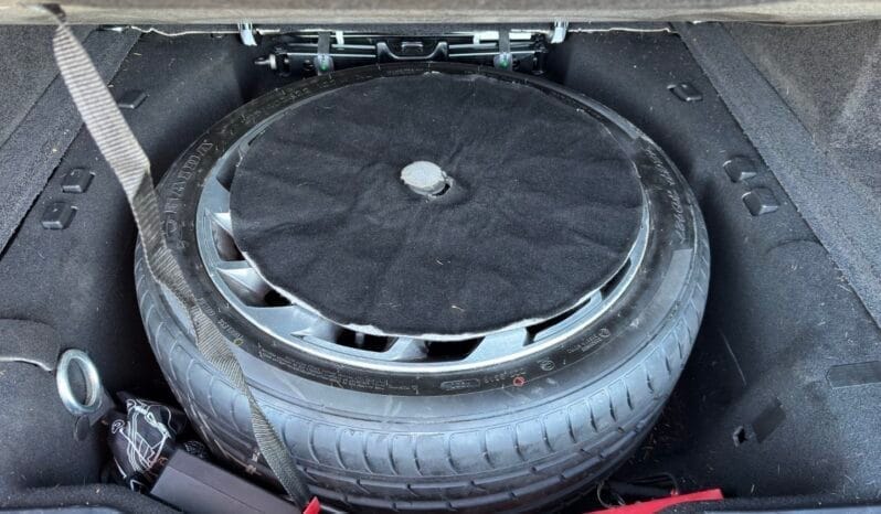 
LAND ROVER RANGE ROVER 4.4 SDV8 Vogue SE full									