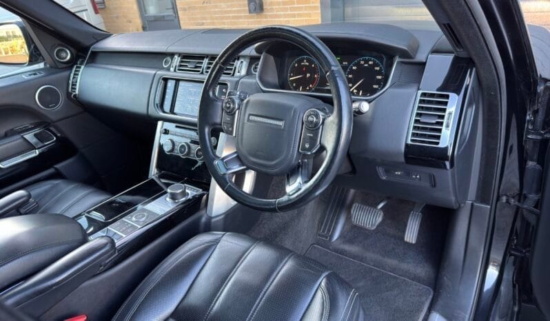 
LAND ROVER RANGE ROVER 4.4 SDV8 Vogue SE full									