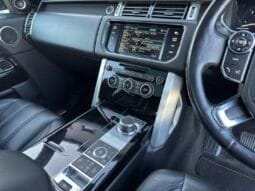 
LAND ROVER RANGE ROVER 4.4 SDV8 Vogue SE full									