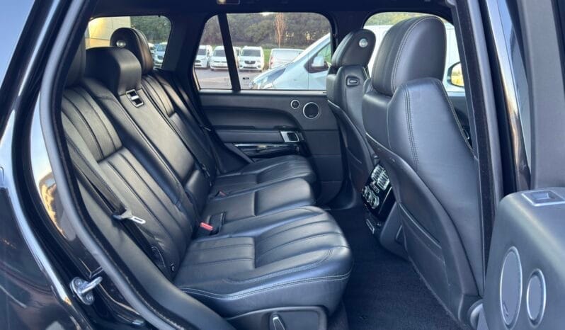 
LAND ROVER RANGE ROVER 4.4 SDV8 Vogue SE full									
