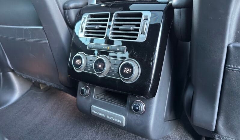 
LAND ROVER RANGE ROVER 4.4 SDV8 Vogue SE full									