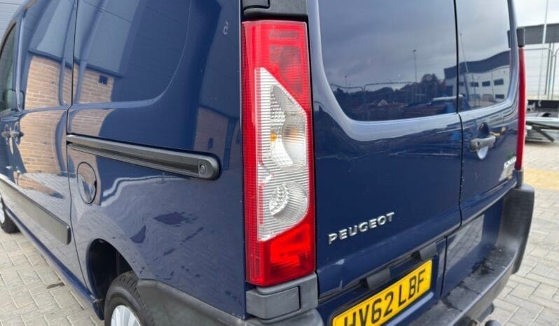 
PEUGEOT EXPERT 1200 2.0 HDi full									