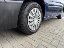 
PEUGEOT EXPERT 1200 2.0 HDi full									