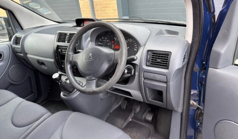 
PEUGEOT EXPERT 1200 2.0 HDi full									