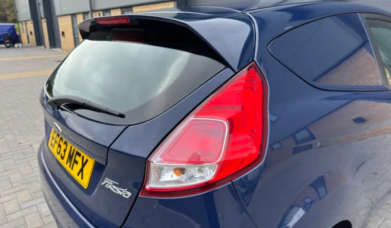 
FORD FIESTA 1.5 TDCi full									