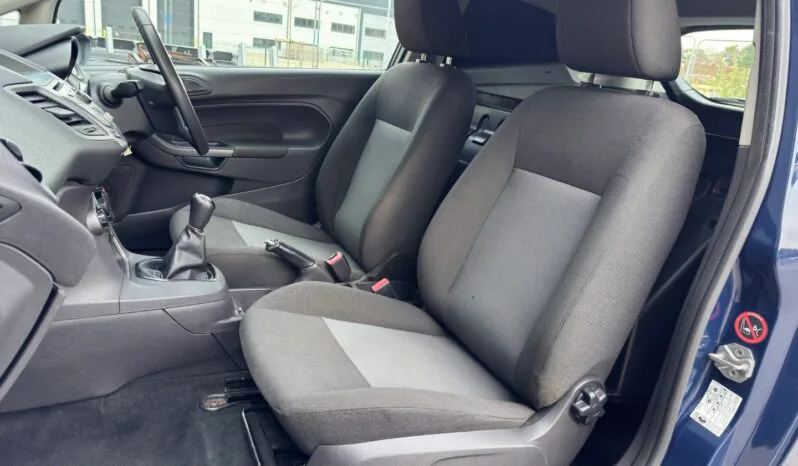 
FORD FIESTA 1.5 TDCi full									