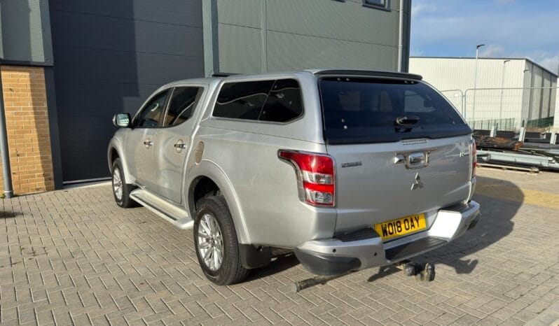 
MITSUBISHI L200 2.4 Barbarian Auto full									