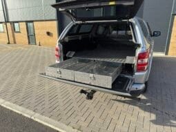 
MITSUBISHI L200 2.4 Barbarian Auto full									