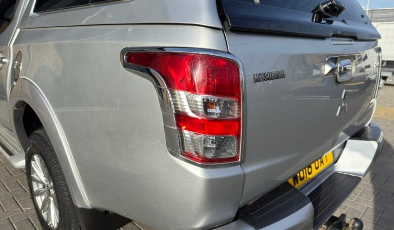 
MITSUBISHI L200 2.4 Barbarian Auto full									