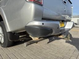 
MITSUBISHI L200 2.4 Barbarian Auto full									