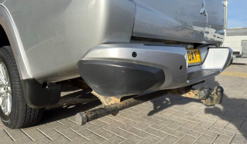 
MITSUBISHI L200 2.4 Barbarian Auto full									