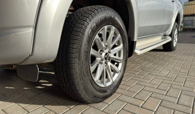 
MITSUBISHI L200 2.4 Barbarian Auto full									