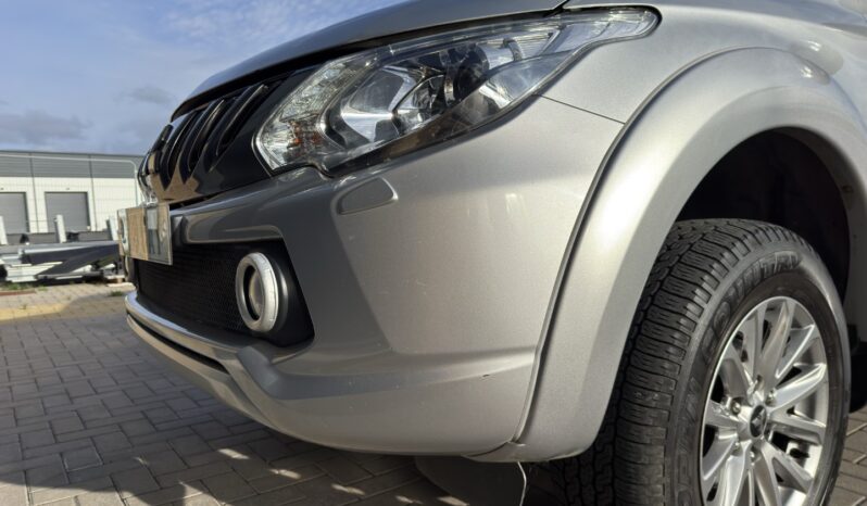 
MITSUBISHI L200 2.4 Barbarian Auto full									