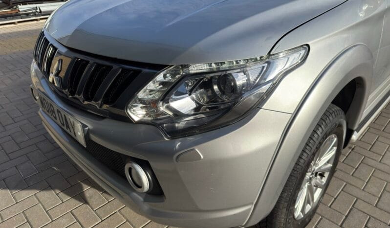 
MITSUBISHI L200 2.4 Barbarian Auto full									