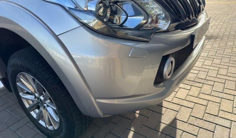 
MITSUBISHI L200 2.4 Barbarian Auto full									