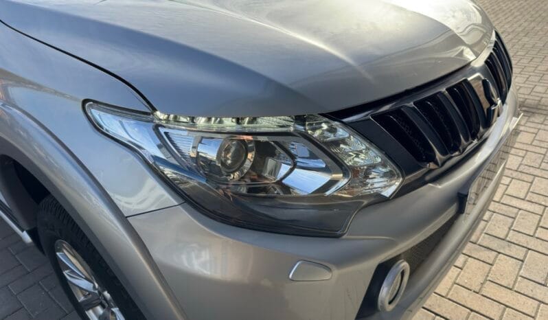 
MITSUBISHI L200 2.4 Barbarian Auto full									