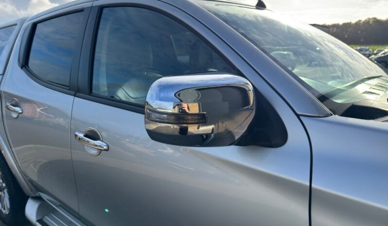 
MITSUBISHI L200 2.4 Barbarian Auto full									