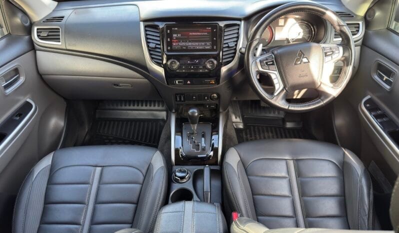 
MITSUBISHI L200 2.4 Barbarian Auto full									