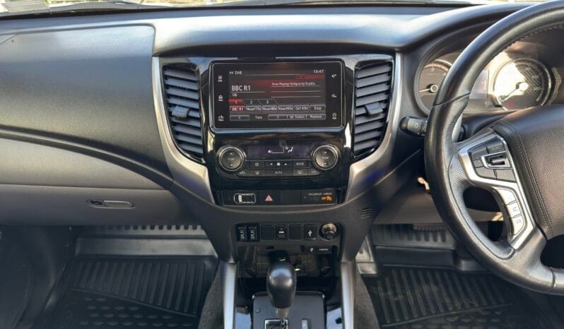 
MITSUBISHI L200 2.4 Barbarian Auto full									