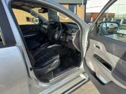 
MITSUBISHI L200 2.4 Barbarian Auto full									