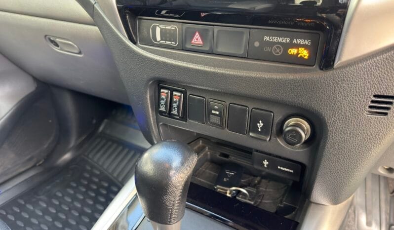 
MITSUBISHI L200 2.4 Barbarian Auto full									