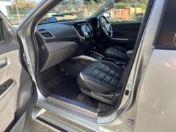 
MITSUBISHI L200 2.4 Barbarian Auto full									