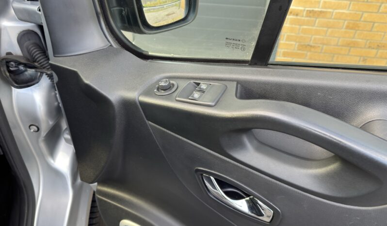 
VAUXHALL VIVARO 1.6CDTI Sportive LWB full									