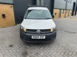 
VOLKSWAGEN CADDY MAXI 2.0 TDI Kombi Van full									