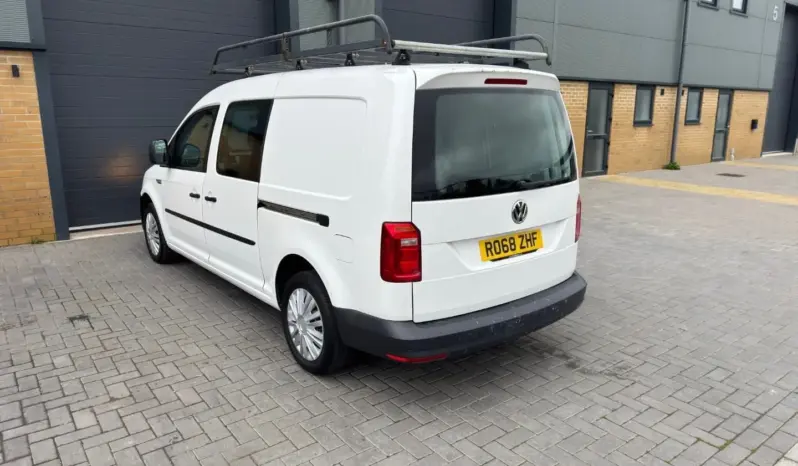 
VOLKSWAGEN CADDY MAXI 2.0 TDI Kombi Van full									