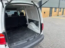 
VOLKSWAGEN CADDY MAXI 2.0 TDI Kombi Van full									
