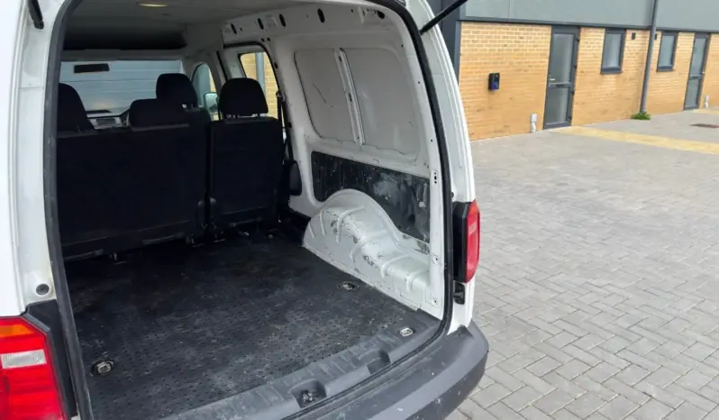
VOLKSWAGEN CADDY MAXI 2.0 TDI Kombi Van full									