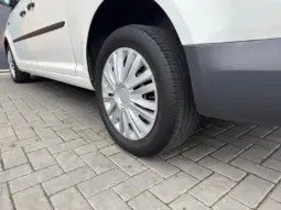 
VOLKSWAGEN CADDY MAXI 2.0 TDI Kombi Van full									