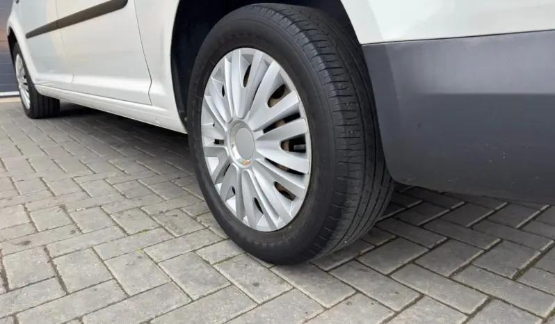 
VOLKSWAGEN CADDY MAXI 2.0 TDI Kombi Van full									