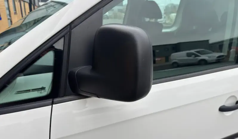 
VOLKSWAGEN CADDY MAXI 2.0 TDI Kombi Van full									