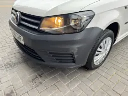 
VOLKSWAGEN CADDY MAXI 2.0 TDI Kombi Van full									