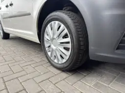 
VOLKSWAGEN CADDY MAXI 2.0 TDI Kombi Van full									