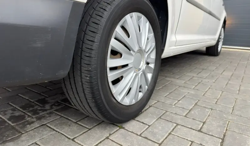 
VOLKSWAGEN CADDY MAXI 2.0 TDI Kombi Van full									