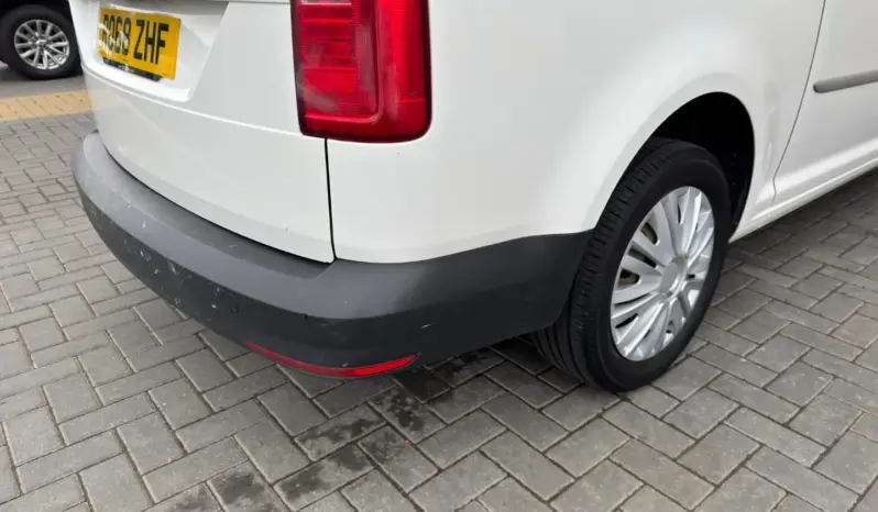 
VOLKSWAGEN CADDY MAXI 2.0 TDI Kombi Van full									