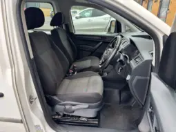 
VOLKSWAGEN CADDY MAXI 2.0 TDI Kombi Van full									