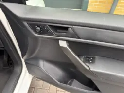 
VOLKSWAGEN CADDY MAXI 2.0 TDI Kombi Van full									