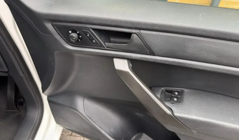 
VOLKSWAGEN CADDY MAXI 2.0 TDI Kombi Van full									