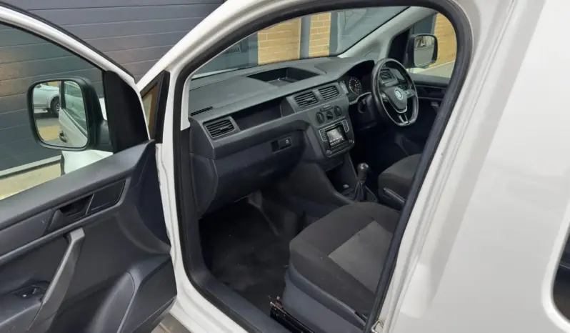 
VOLKSWAGEN CADDY MAXI 2.0 TDI Kombi Van full									