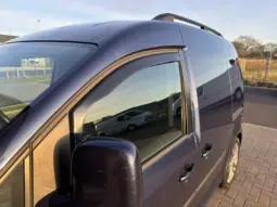 
Volkswagen Caddy 1.6 TDI Highline full									