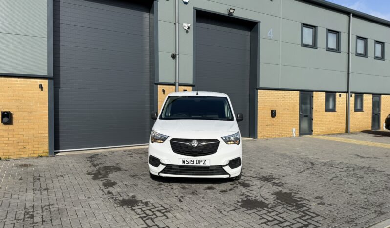 
VAUXHALL COMBO Sportive1.5 D 130ps full									