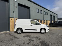 
VAUXHALL COMBO Sportive1.5 D 130ps full									