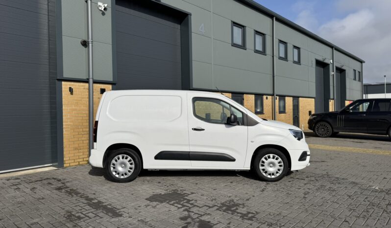 
VAUXHALL COMBO Sportive1.5 D 130ps full									