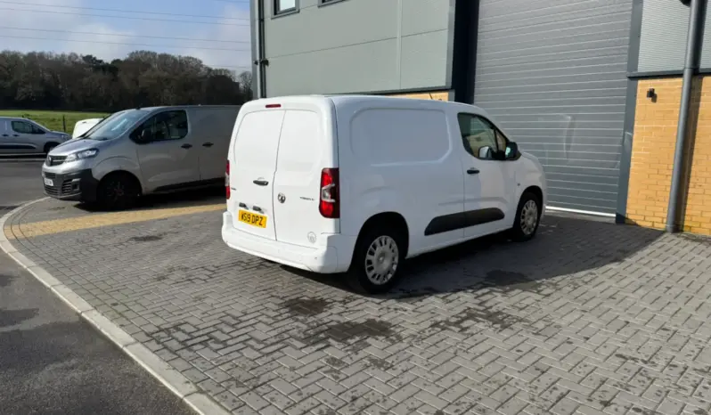 
VAUXHALL COMBO Sportive1.5 D 130ps full									