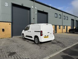 
VAUXHALL COMBO Sportive1.5 D 130ps full									