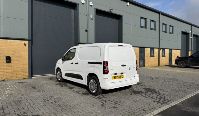 
VAUXHALL COMBO Sportive1.5 D 130ps full									